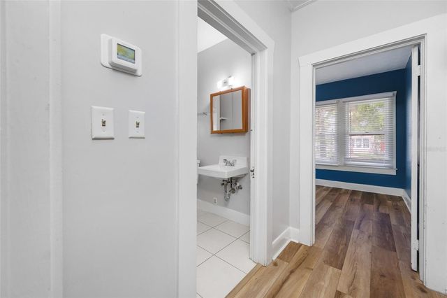 2208 N LINCOLN AVENUE, Tampa, FL 33607