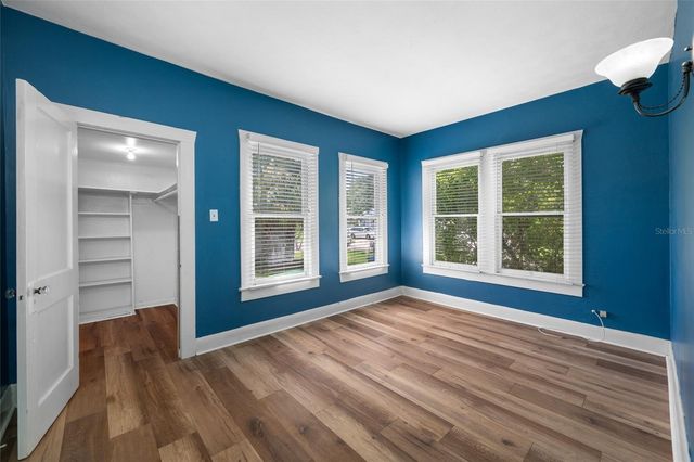 2208 N LINCOLN AVENUE, Tampa, FL 33607