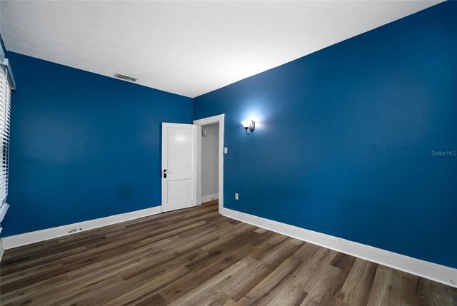 2208 N LINCOLN AVENUE, Tampa, FL 33607