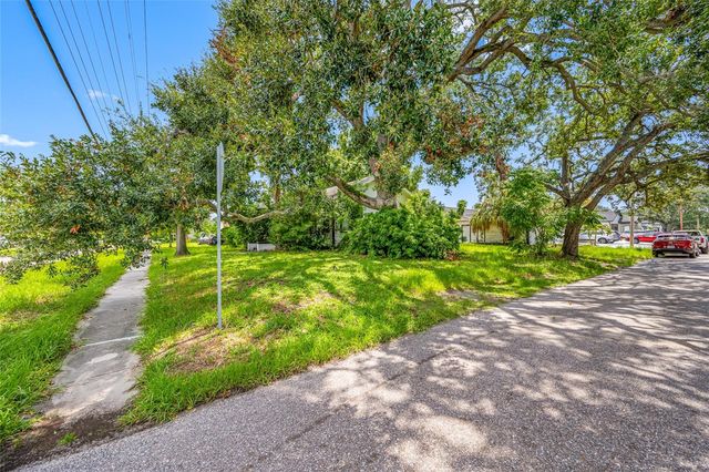 2208 N LINCOLN AVENUE, Tampa, FL 33607