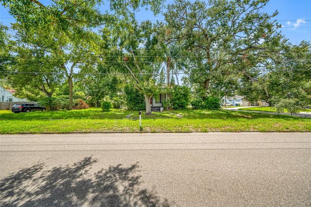 2208 N LINCOLN AVENUE, Tampa, FL 33607