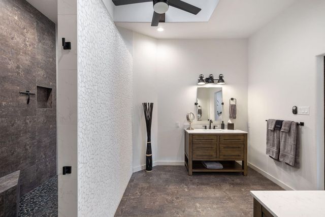 1880 Purple Sage LN, Kingsland, TX 78639