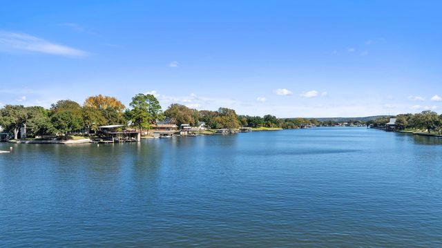 1880 Purple Sage LN, Kingsland, TX 78639