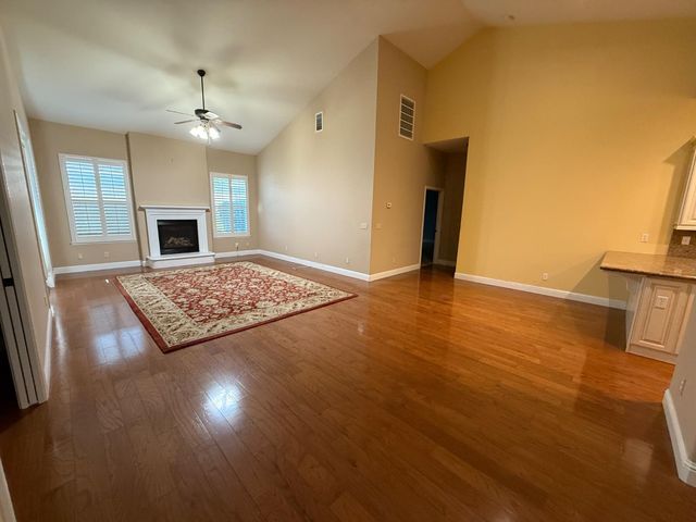 2087 S Church, Reedley, CA 93654