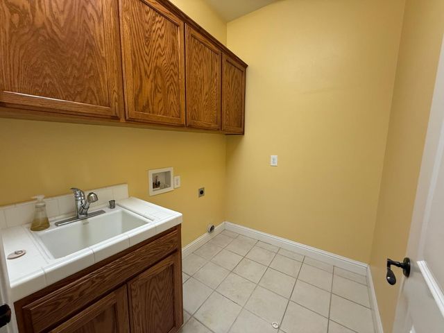 2087 S Church, Reedley, CA 93654