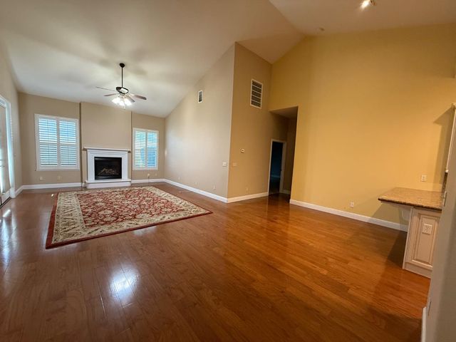 2087 S Church, Reedley, CA 93654