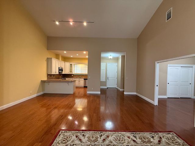 2087 S Church, Reedley, CA 93654