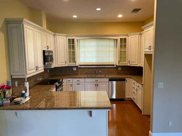 2087 S Church, Reedley, CA 93654