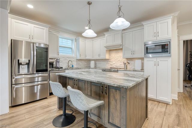 1020 Hitchens LN, Williamsburg, VA 23188