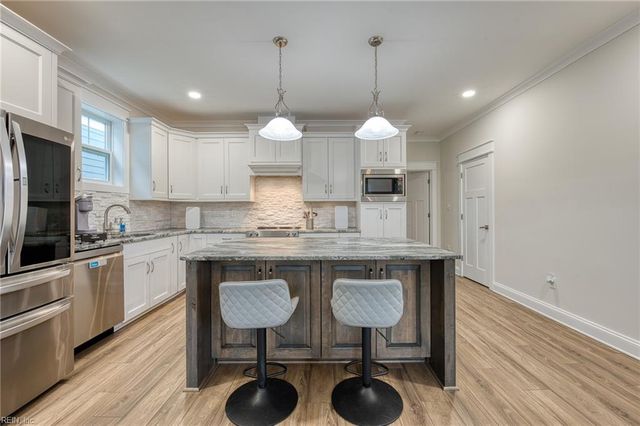 1020 Hitchens LN, Williamsburg, VA 23188