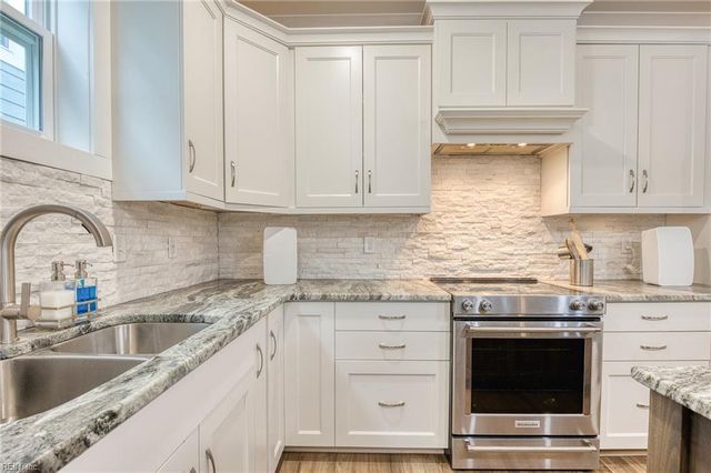 1020 Hitchens LN, Williamsburg, VA 23188