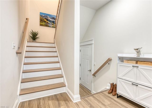 1020 Hitchens LN, Williamsburg, VA 23188