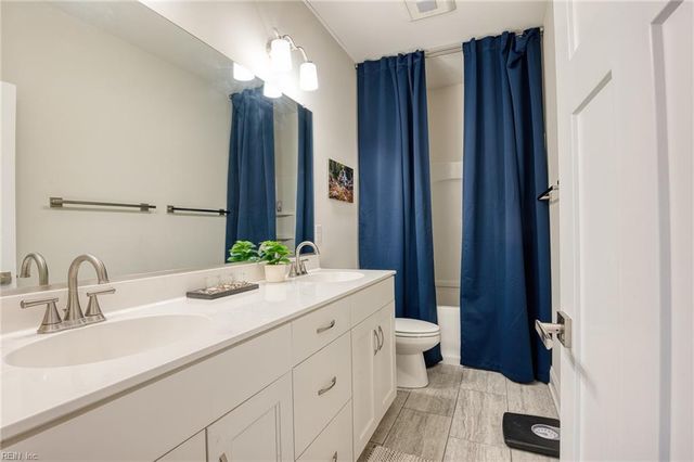 1020 Hitchens LN, Williamsburg, VA 23188