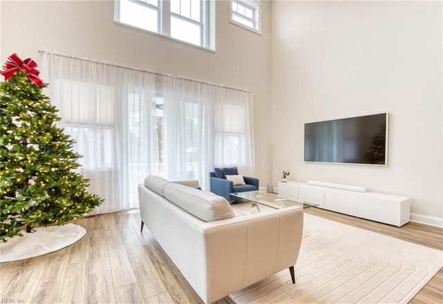 1020 Hitchens LN, Williamsburg, VA 23188