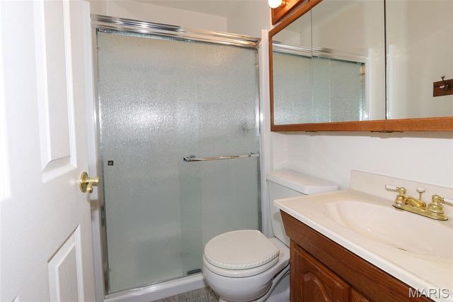 2870 Sussex Drive, Florissant, MO 63033