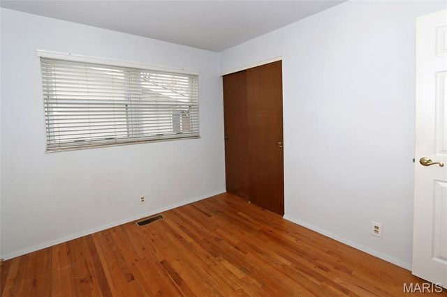 2870 Sussex Drive, Florissant, MO 63033