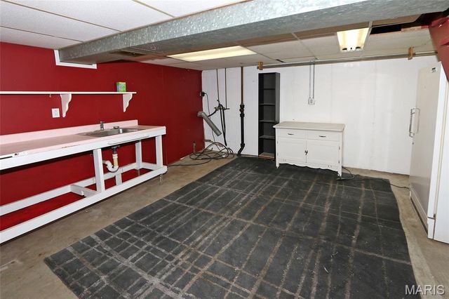 2870 Sussex Drive, Florissant, MO 63033