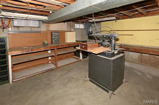 2870 Sussex Drive, Florissant, MO 63033