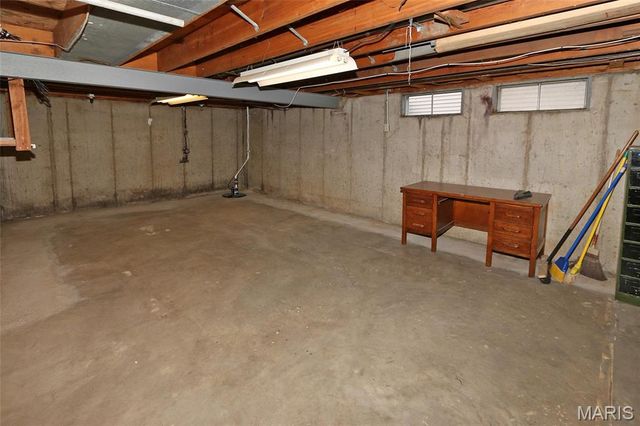 2870 Sussex Drive, Florissant, MO 63033