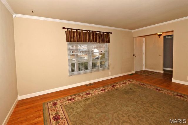 2870 Sussex Drive, Florissant, MO 63033