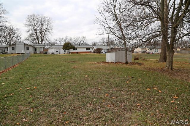 2870 Sussex Drive, Florissant, MO 63033