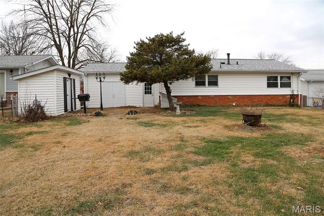 2870 Sussex Drive, Florissant, MO 63033