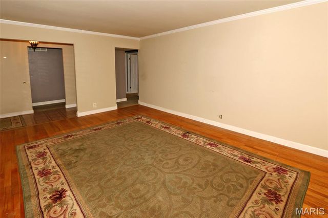 2870 Sussex Drive, Florissant, MO 63033