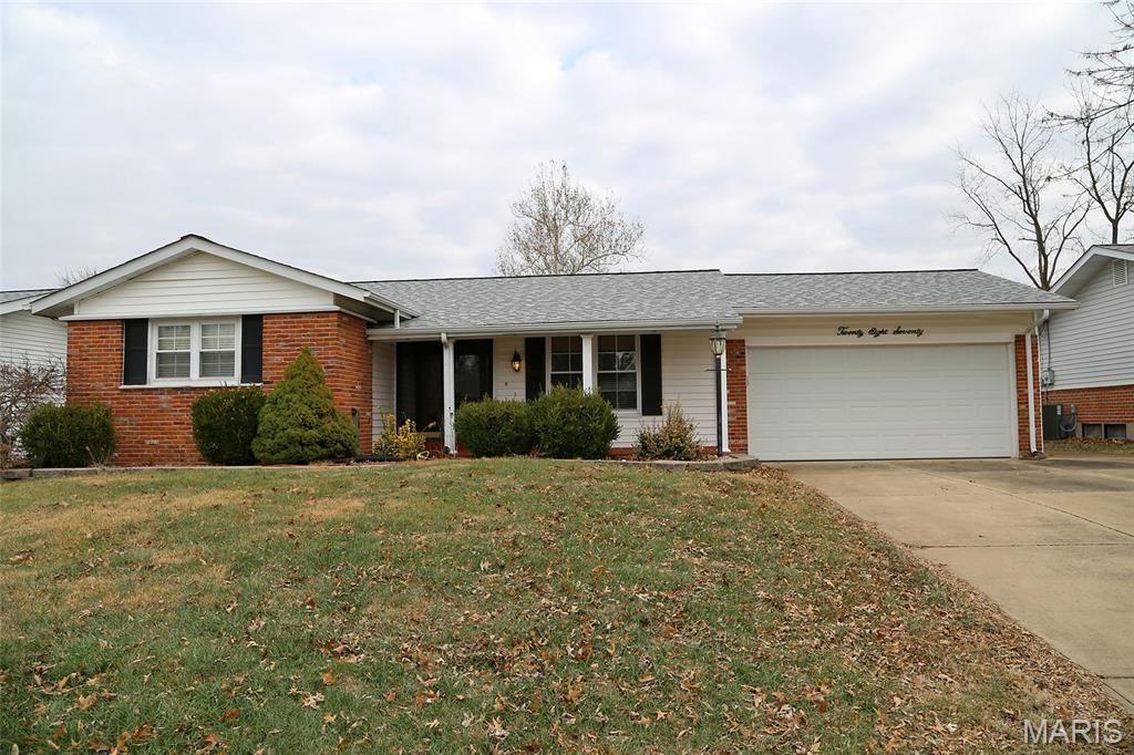 2870 Sussex Drive, Florissant, MO 63033