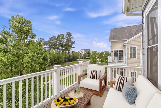 7 Sunflower Way, Plymouth, MA 02360