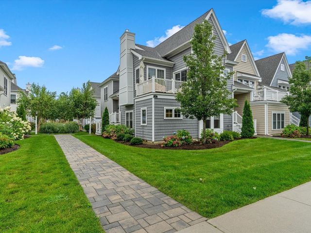 7 Sunflower Way, Plymouth, MA 02360