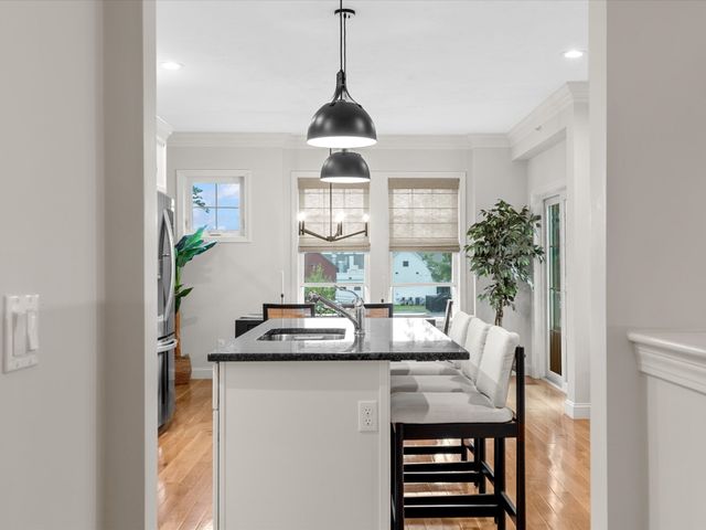 7 Sunflower Way, Plymouth, MA 02360