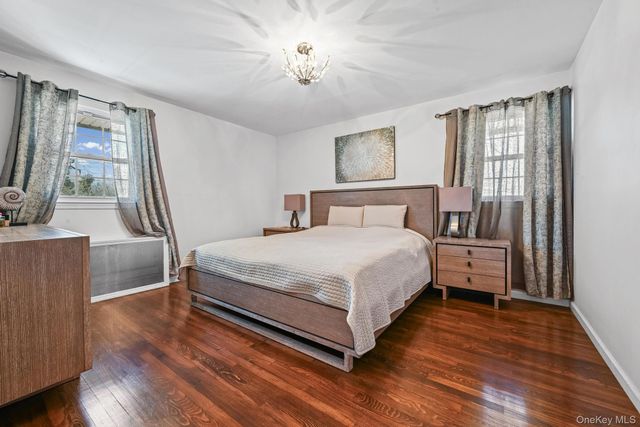 4 Birchwood Park Drive, Syosset, NY 11791