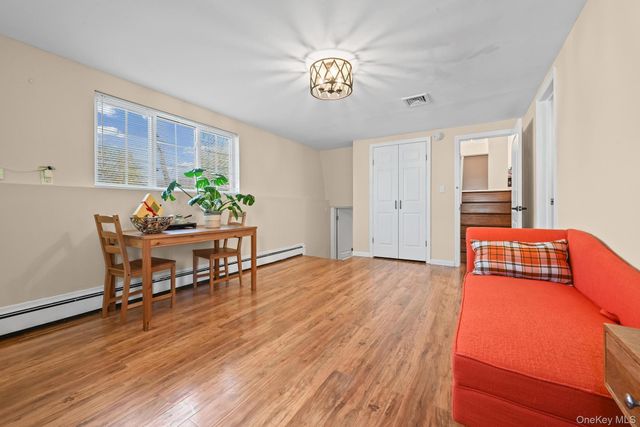 4 Birchwood Park Drive, Syosset, NY 11791