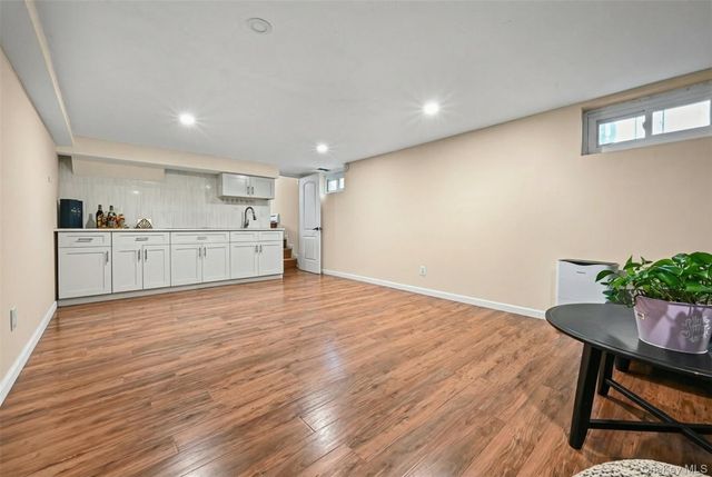 4 Birchwood Park Drive, Syosset, NY 11791