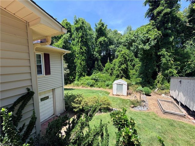 176 Robin Road, Elkin, NC 28621