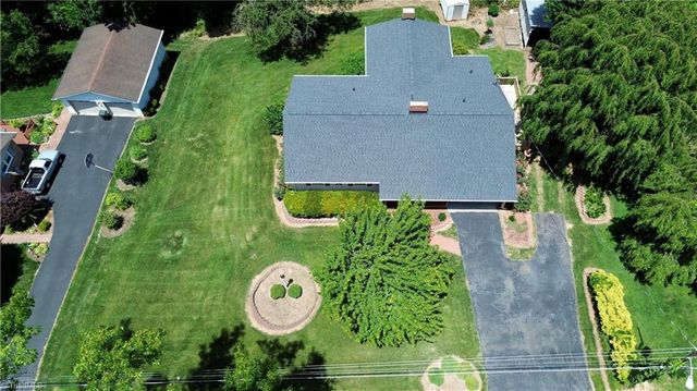 176 W Robin Road, Elkin, NC 28621