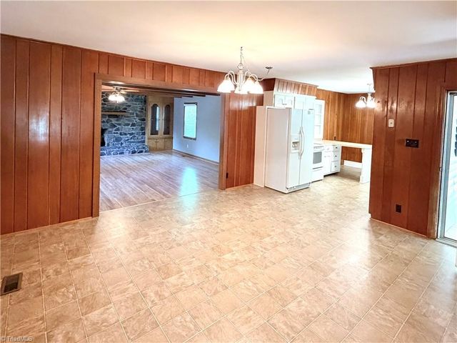 176 Robin Road, Elkin, NC 28621