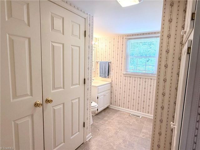 176 Robin Road, Elkin, NC 28621