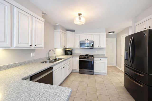 1717 Apple Blossom Drive 3, Munster, IN 46321