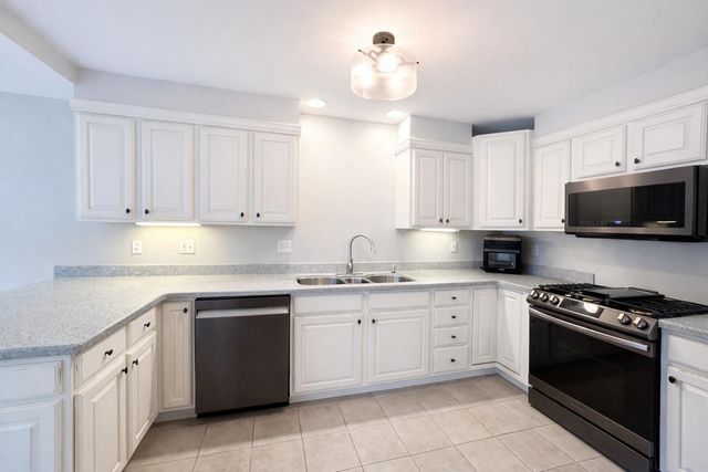 1717 Apple Blossom Drive 3, Munster, IN 46321