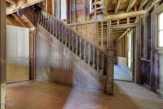 21570 Alvarado Road, Abingdon, VA 24211