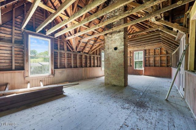 21570 Alvarado Road, Abingdon, VA 24211