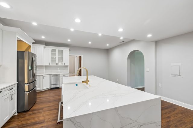 728 S Spring St, Manchester, TN 37355