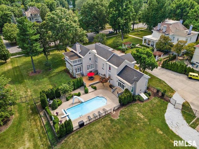 1136 W STATE Street, Jacksonville, IL 62650