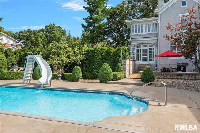 1136 W STATE Street, Jacksonville, IL 62650