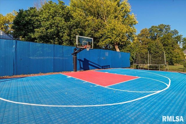 1136 W STATE Street, Jacksonville, IL 62650