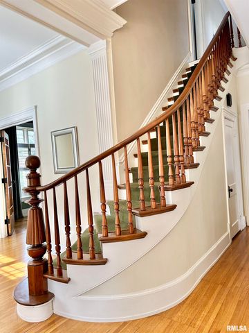 1136 W STATE Street, Jacksonville, IL 62650