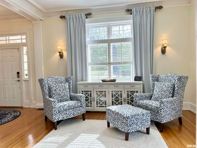 1136 W STATE Street, Jacksonville, IL 62650