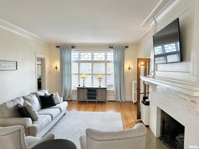 1136 W STATE Street, Jacksonville, IL 62650