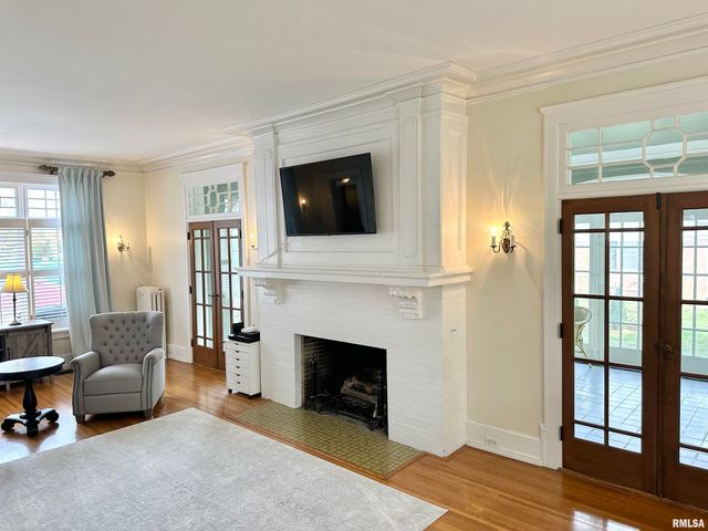 1136 W STATE Street, Jacksonville, IL 62650